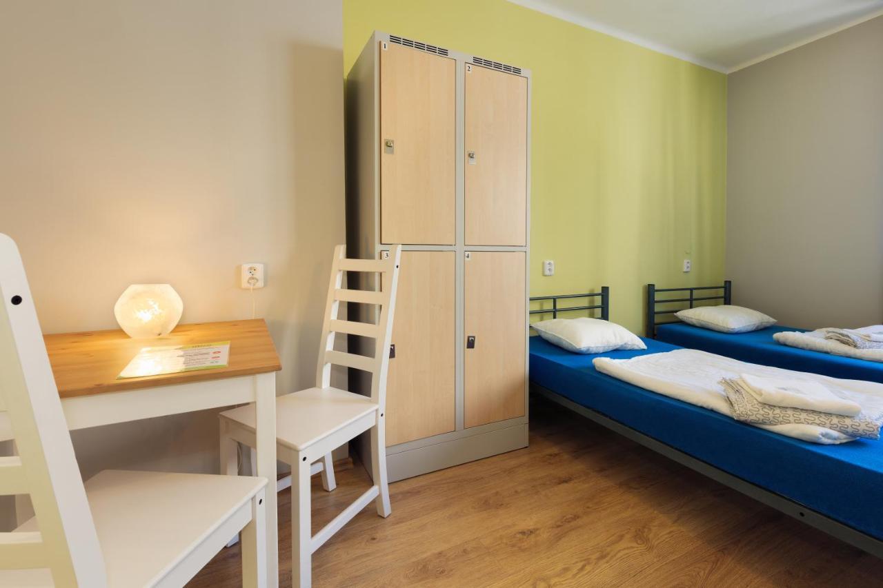 Patio Hostel Dorms Братислава Экстерьер фото