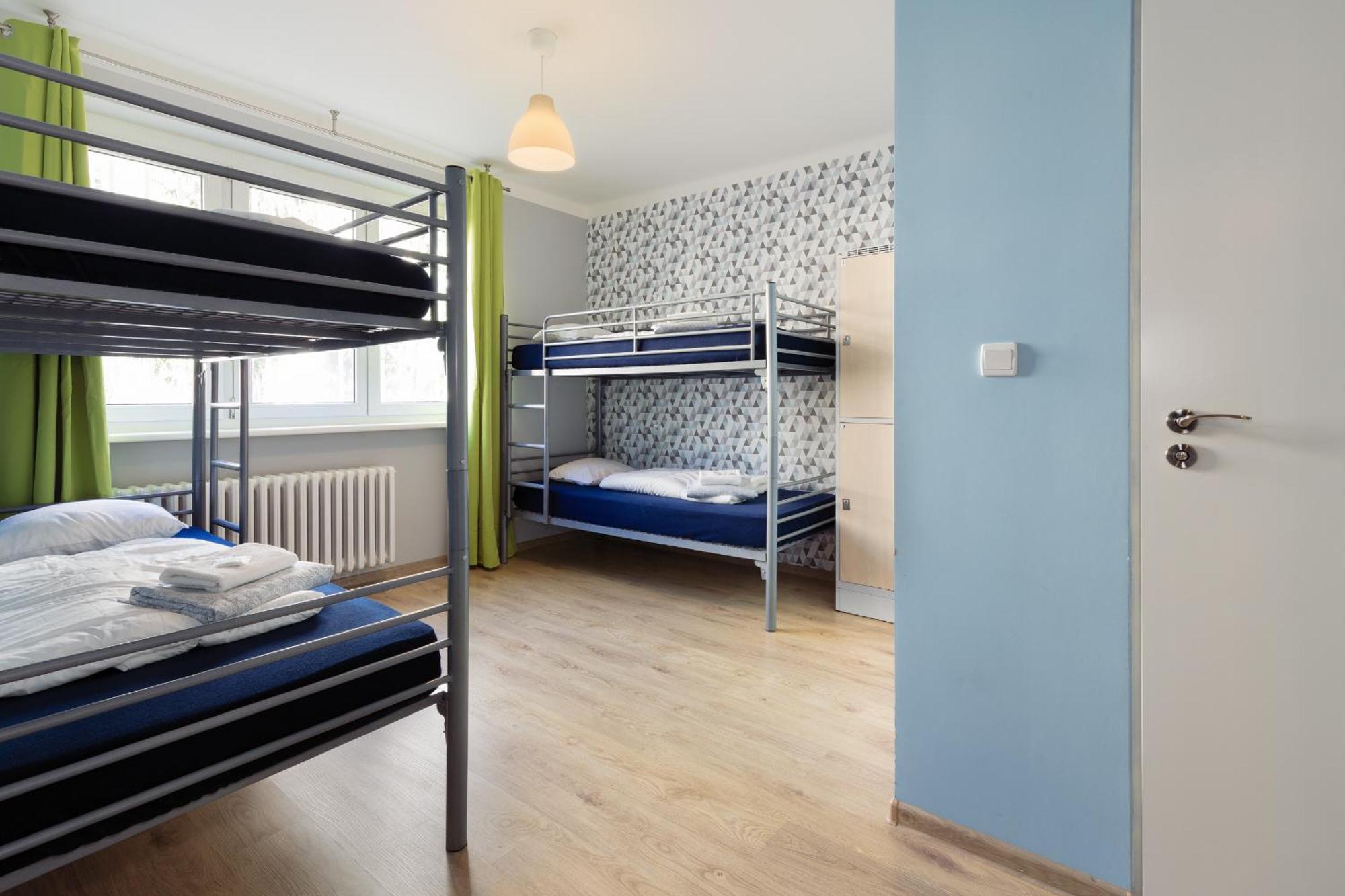 Patio Hostel Dorms Братислава Экстерьер фото